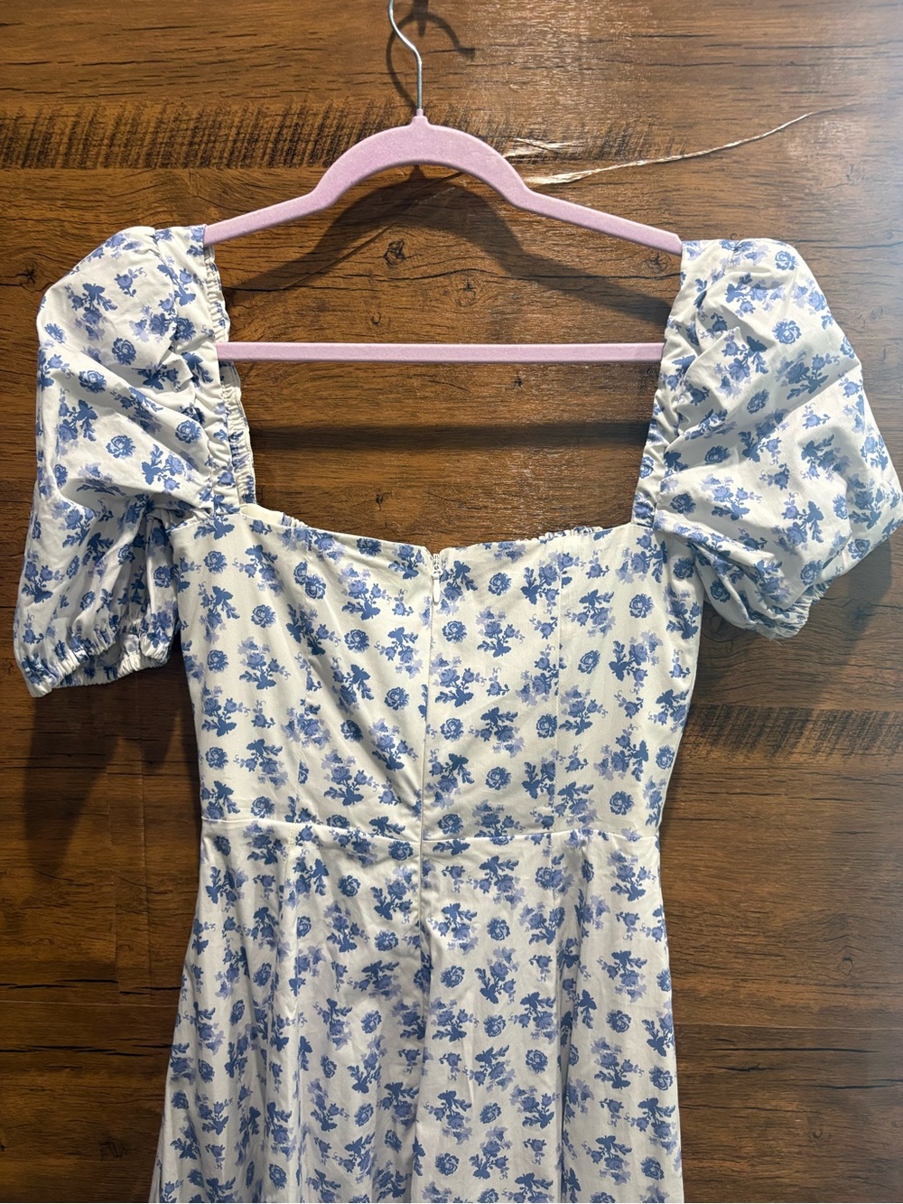 House of CB 'Tallulah' Blue Floral
Puff Sleeve Midi Dress - Picture 8 of 11